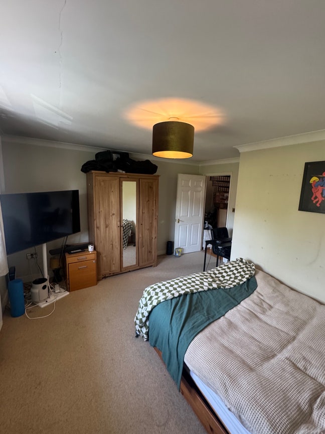 Big Double Room - Tooting Bec,  Main Photo