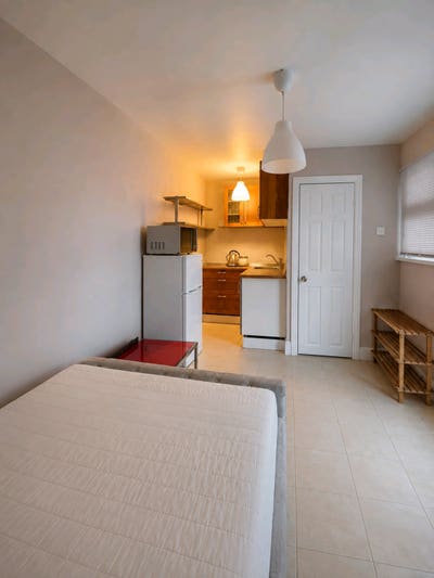 1 Delightful Ensuite Room / Female qrtrs Main Photo