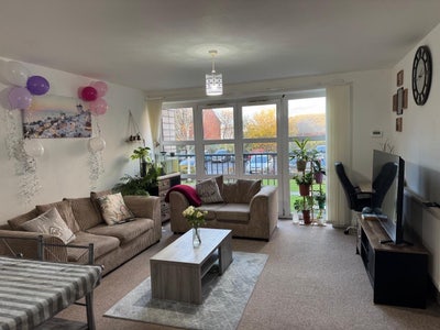 Room in Eccles  Main Photo