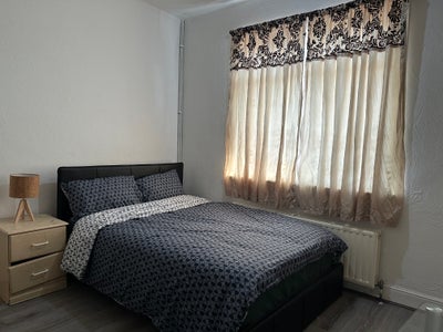 1 large double bedroom  Main Photo