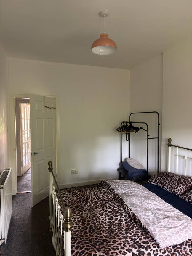 Double Room Available Main Photo