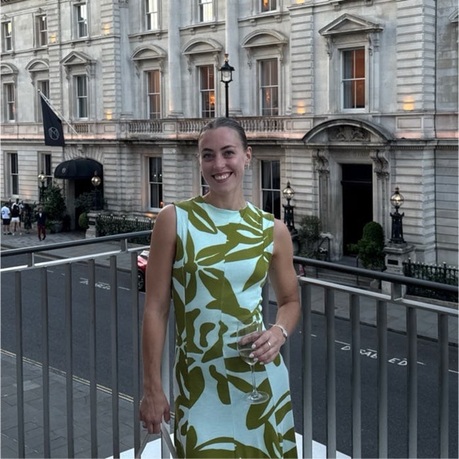 Hi! My name is Annie, I am a 27 year old empl... Main Photo