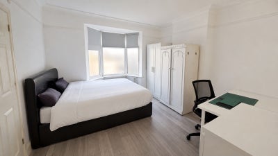 Hendon central,Lovely furnished doubles &pound;940,&pound;890 Main Photo