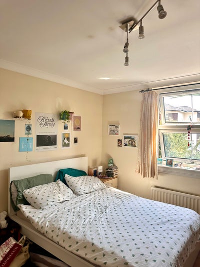 Double Bed in Zone 2 with en-suite!  Main Photo