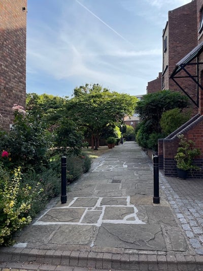 Large room in beautiful 3 bed house near central Main Photo