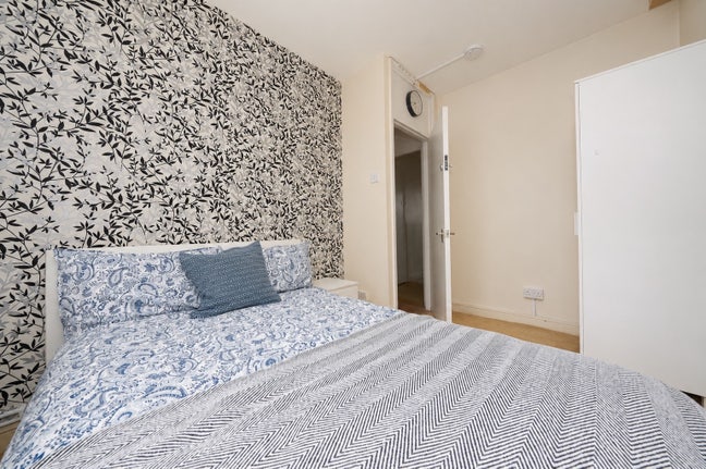 Double Room | 10 min Walk to Euston Station | NW1 Main Photo