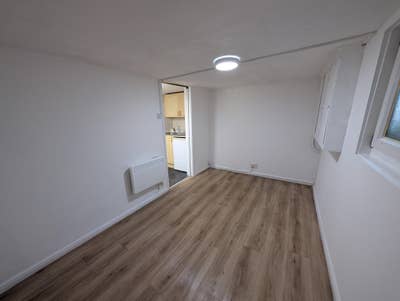 1 Bedroom Basement Apartment to Rent  Main Photo