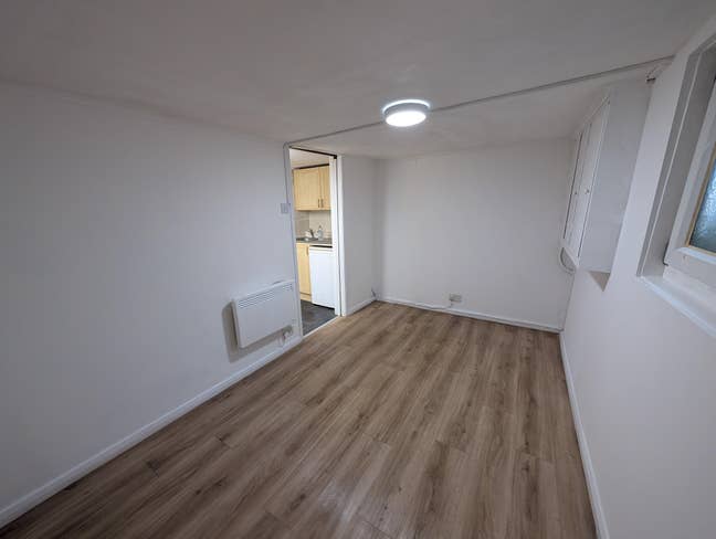 1 Bedroom Basement Apartment to Rent  Main Photo