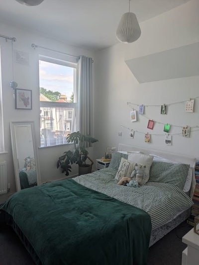 Room in 3-bed flat in North London, N22 Main Photo