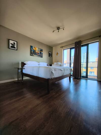 Luxury 1 bed, 24/7 porter, parking, balcony, canal Main Photo
