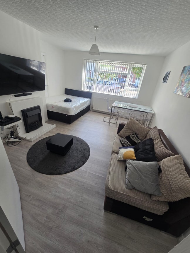 Double Rooms Available in Wimbledon Main Photo