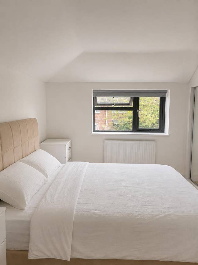5-Bedroom Modern Professional House Share  Main Photo