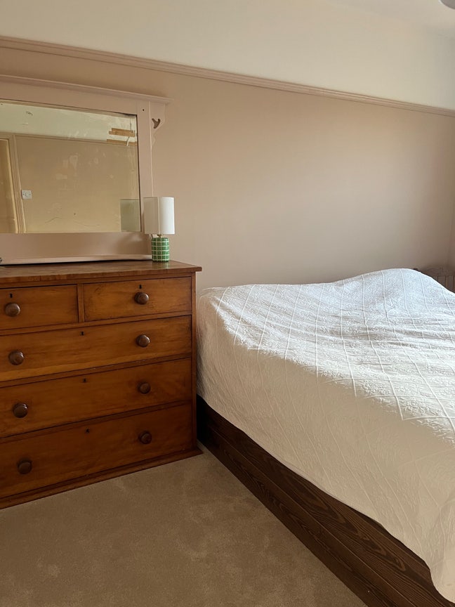 Double Room in Friendly Home Main Photo