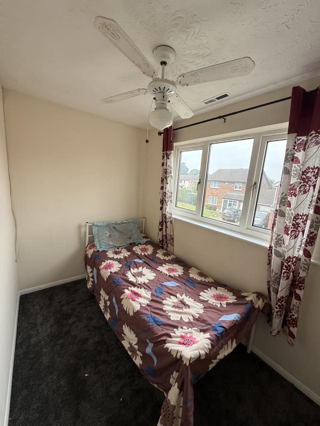 One double room available in shared house Main Photo