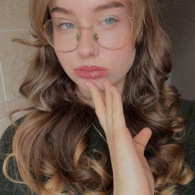 Postgrad student looking for accommodation Main Photo