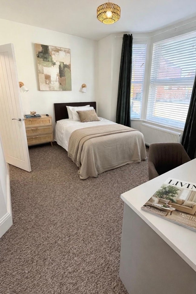Luxury House Share Room with Ensuite Bills inc Main Photo