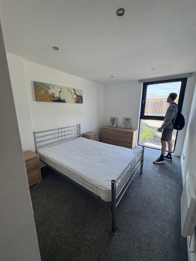 Double Room with River Clyde and West End Views Main Photo
