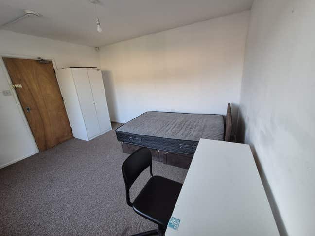 4 Bed Student House - &pound;420 PCM Per Room 10mins NTU Main Photo