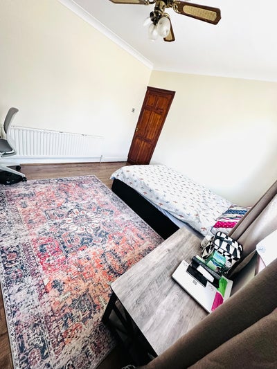Large king size room available to rent in stone ,  Main Photo