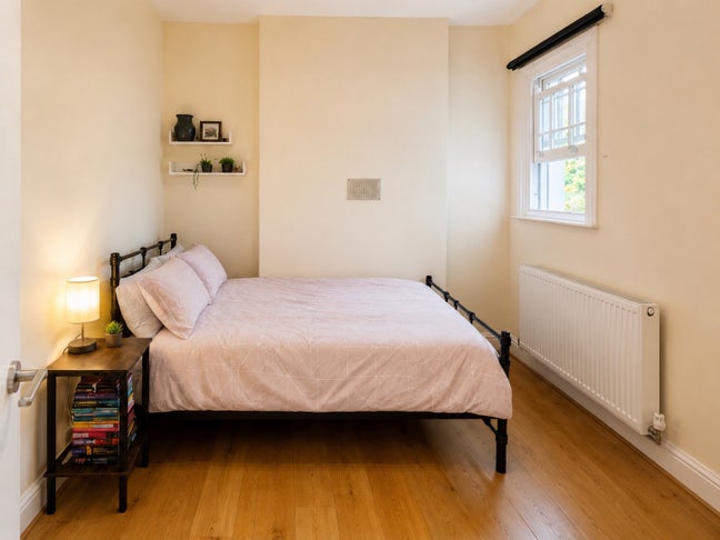 Double Room Sublet | 13 Aug - 30 Sept  Main Photo