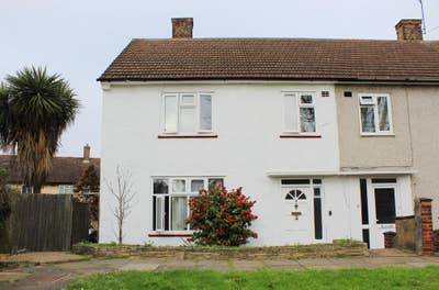 Entire 3 Bed Semi Detached House, Kidbrooke Main Photo