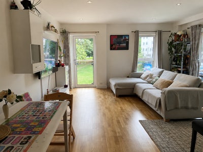 🌿 Beautiful King-Size En-Suite Room Available Main Photo