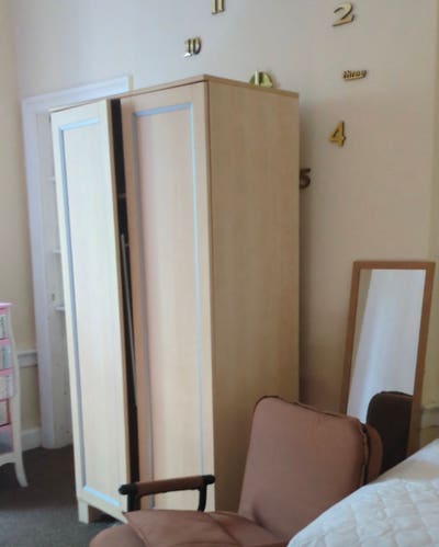 Room for rent in Newington  Main Photo