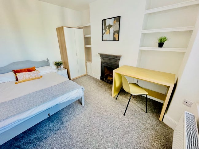 Beautiful Double Room in Falmouth  Main Photo