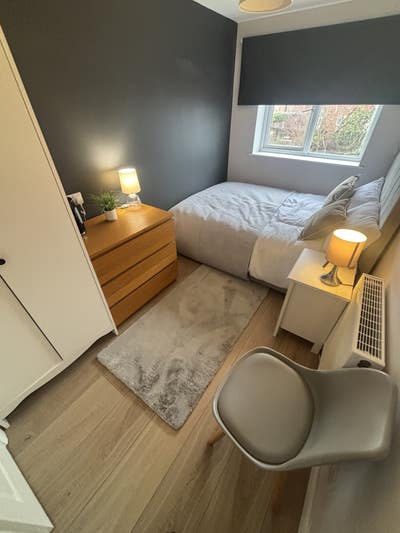 Double En-Suite Room in Newly Refurbished House Main Photo