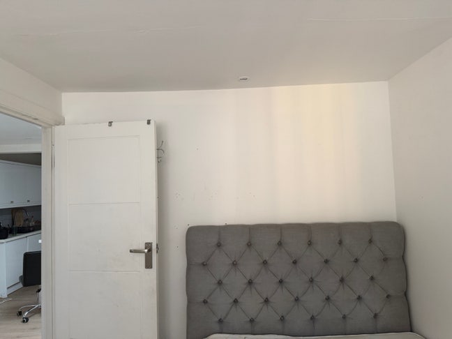 Room available to rent Main Photo