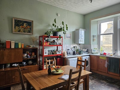 New flatmate wanted, spacious two-bedroom, Leith! Main Photo