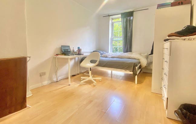 4/5 Bedroom Flat to Let Near Liverpool Street Main Photo