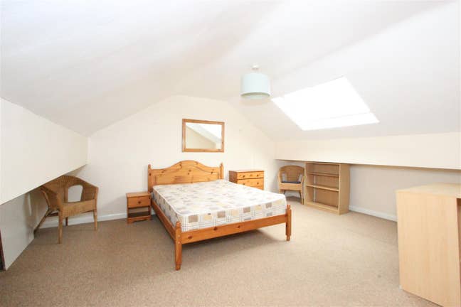 Room to Let in Shared Student House Main Photo