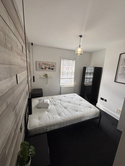 Stylish En-Suite Room in Eastbourne House Share Main Photo