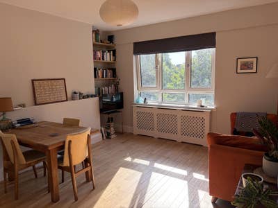 Double Room 30 seconds from Victoria Park Main Photo