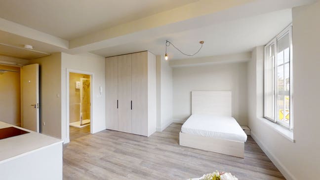 Refurbished Studio apartment available! Main Photo