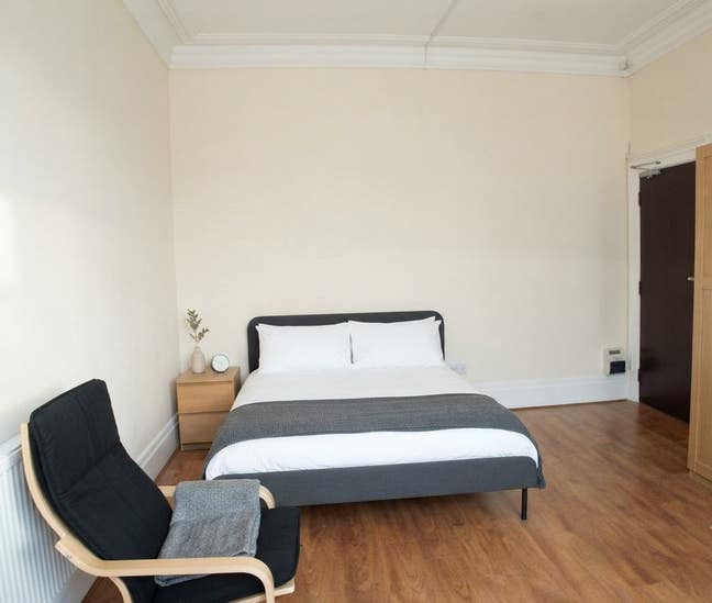 Double Studio Room Within House Share Main Photo