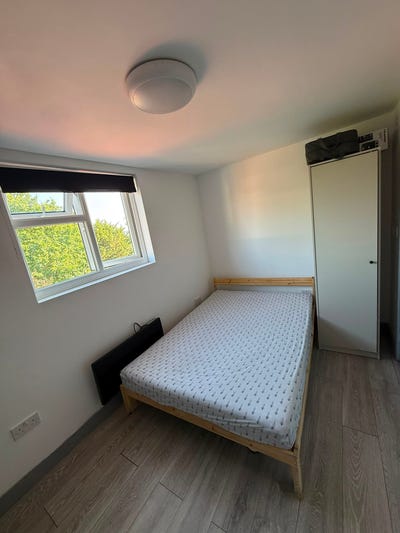Studio Flat in London, Harrow HA3 5EU  Main Photo