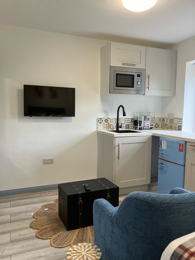 ✨ Stylish En-Suite Rooms in LE3 + Kitchennette Main Photo