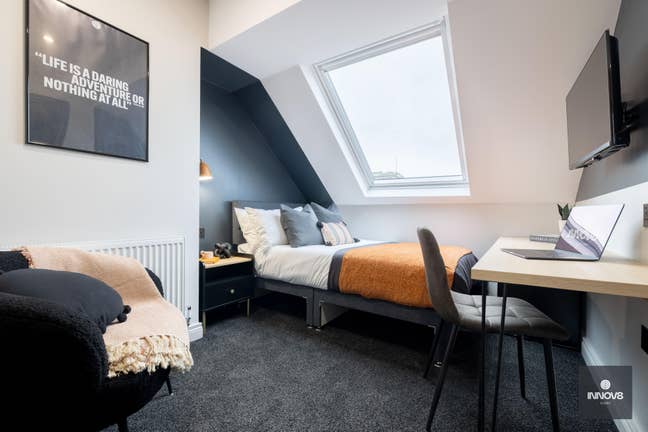 Unbelievable Ensuite Room in BT5 HMO!!!  Main Photo