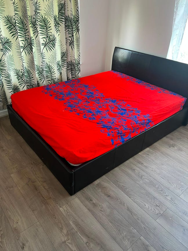 Lovely newly refurbished double bedroom Main Photo