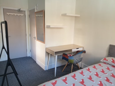 En-suite Room, Quiet, Friendly, Professional House Main Photo