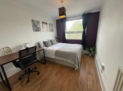 🛏️ Spacious Double | Modern 3-Bed |  Main Photo