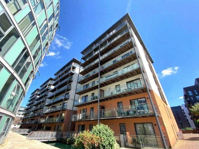 Modern Double Room in Manchester City Centre Flat Main Photo