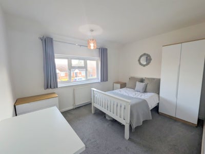 ** New Beautiful Quality Room -All Bills Included! Main Photo