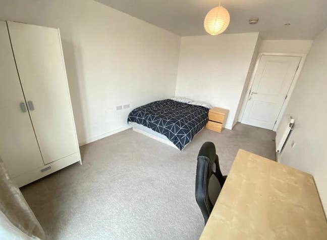 🔥 Canary Wharf Living from &pound;1175 — Modern 3-Bed,  Main Photo