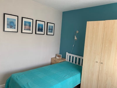Single room in detached property in quiet hamlet Main Photo
