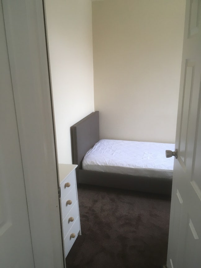 Small room to rent in shared house  Main Photo