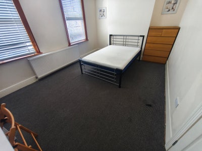 Spacious 5/6 Bedroom House – Wood Green Main Photo