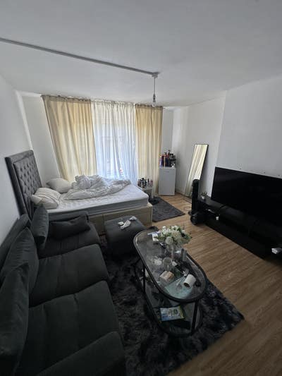 Cheap Very Spacious Semi-Furnished Double Room Main Photo